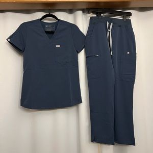 FIGS Dark Harbor scrub set petite